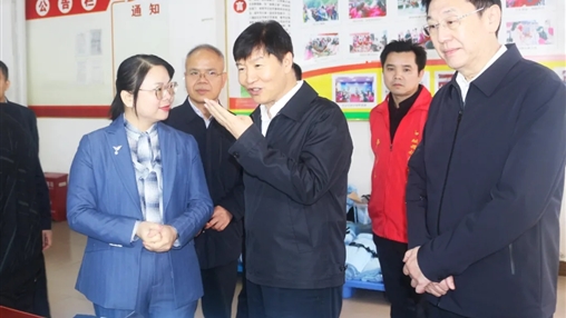 廣西壯族自治區(qū)黨委委員、常委、副書記劉小明蒞臨百裕集團(tuán)環(huán)江車間調(diào)研