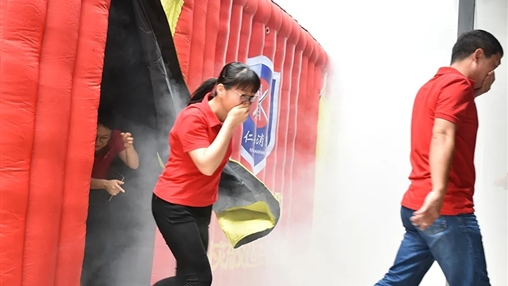 安全同行 | 營(yíng)銷(xiāo)中心開(kāi)展消防安全實(shí)戰(zhàn)演練