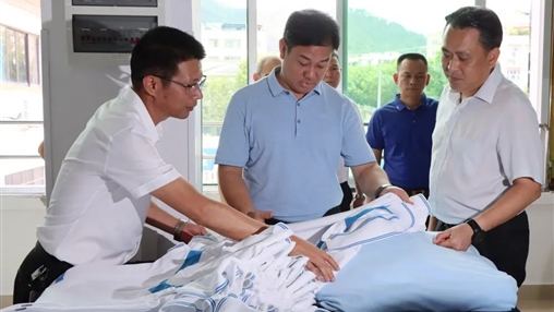 梧州市市委常委、統(tǒng)戰(zhàn)部部長何世恰蒞臨百裕集團(tuán)調(diào)研指導(dǎo)